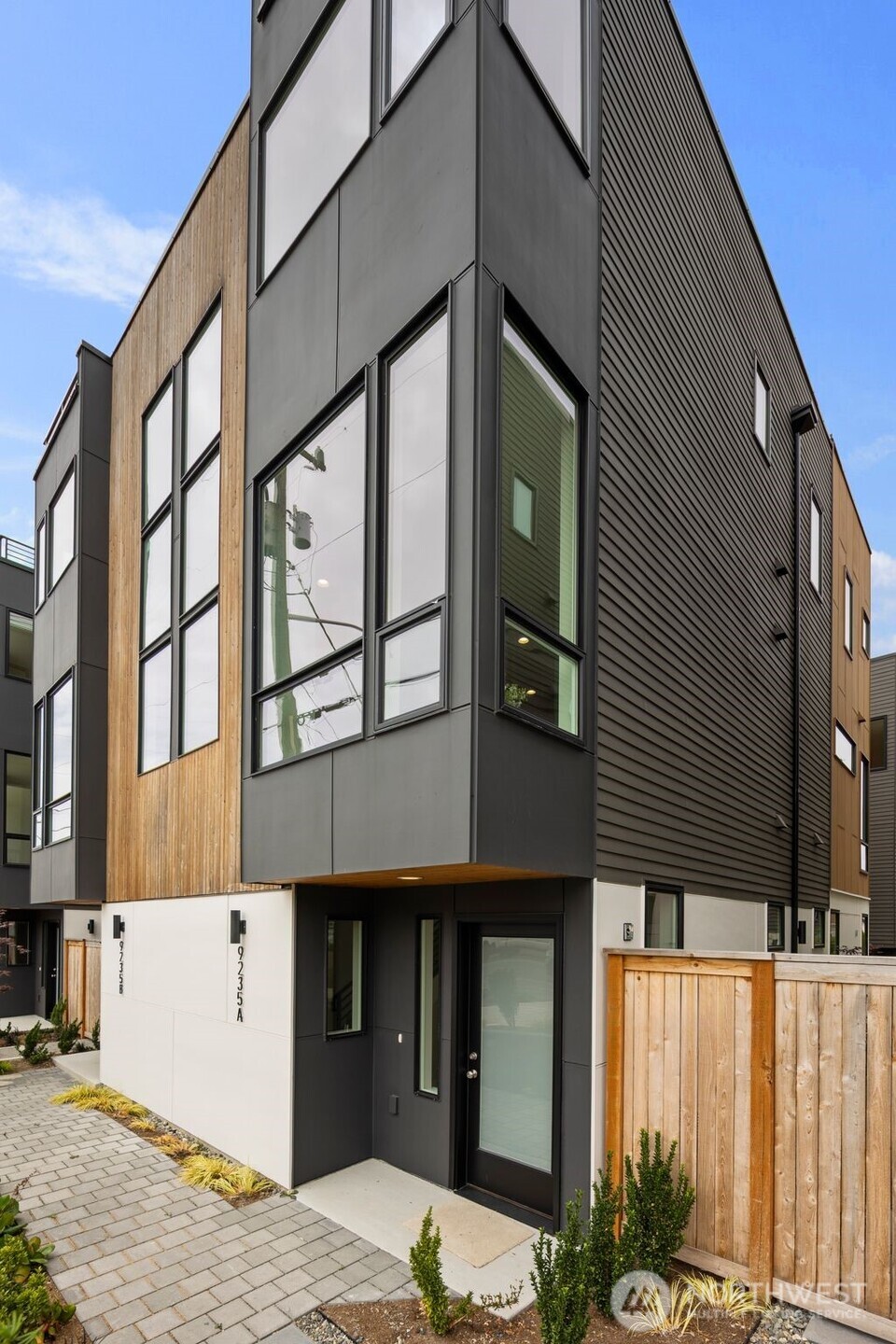 9241 B 16th Avenue Southwest Seattle, WA 98106 - Photo 22 of 24