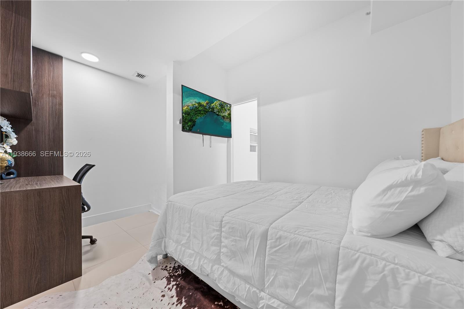 60 Southwest 13th Street, Unit 2422 Miami, FL 33130 - Photo 13 of 35