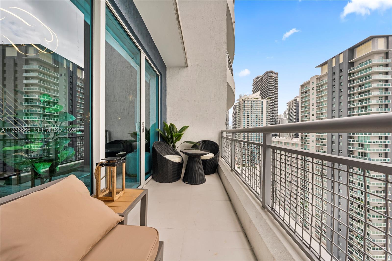 60 Southwest 13th Street, Unit 2422 Miami, FL 33130 - Photo 4 of 35