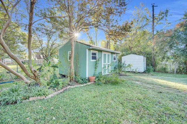 $332,000 | 1008 Louise Street, Irving, TX 75060