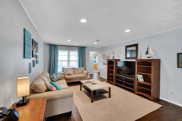 $332,000 | 1008 Louise Street, Irving, TX 75060