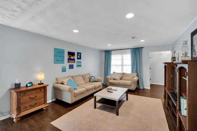 $332,000 | 1008 Louise Street, Irving, TX 75060