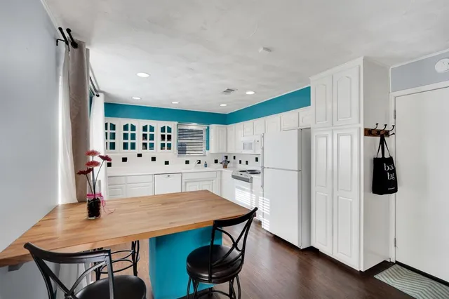 $332,000 | 1008 Louise Street, Irving, TX 75060