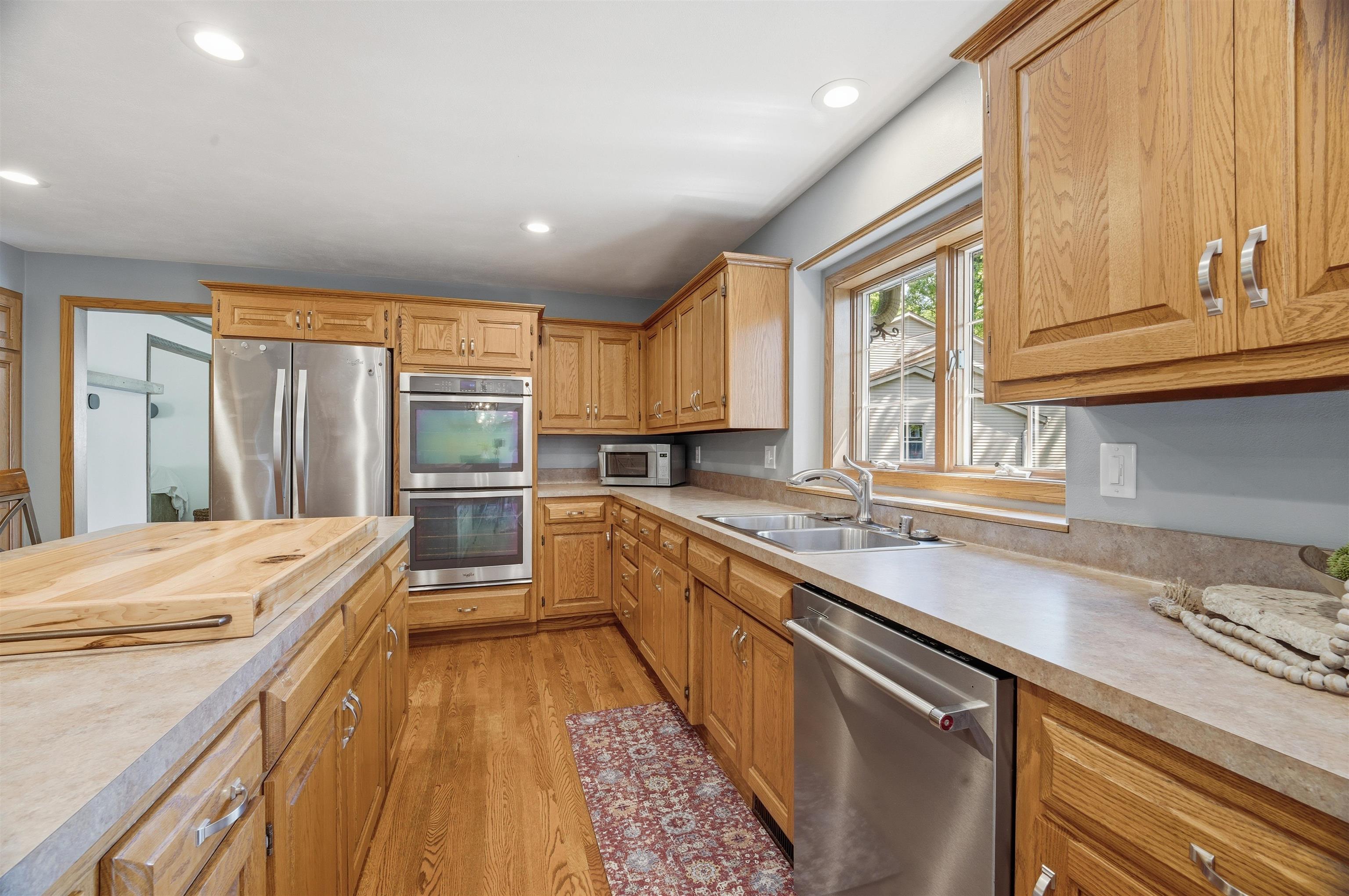 506 South Covenant Lane Appleton, WI 54915 - Photo 9 of 34
