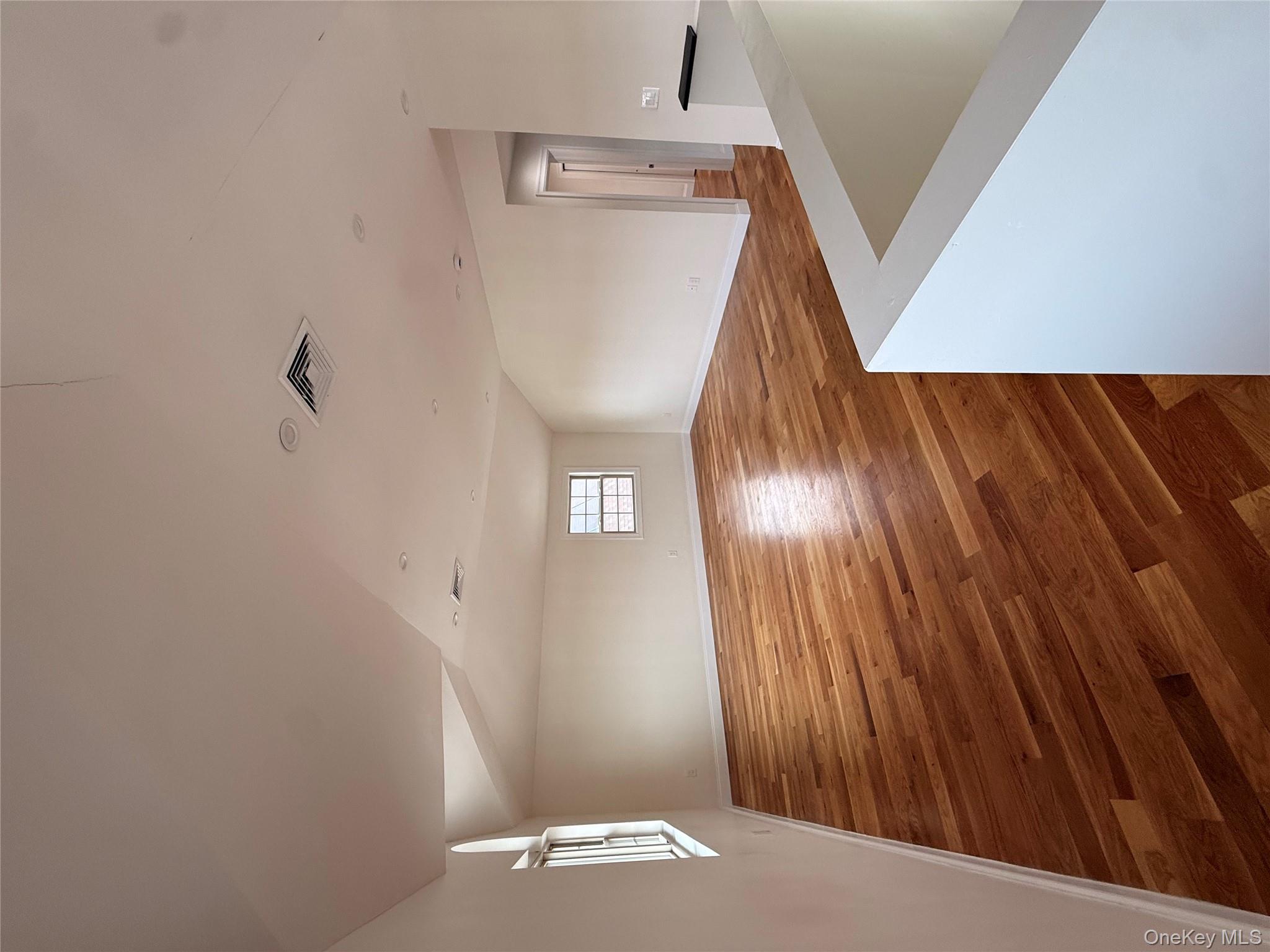 239-38 148th Road Queens, NY 11422 - Photo 4 of 11