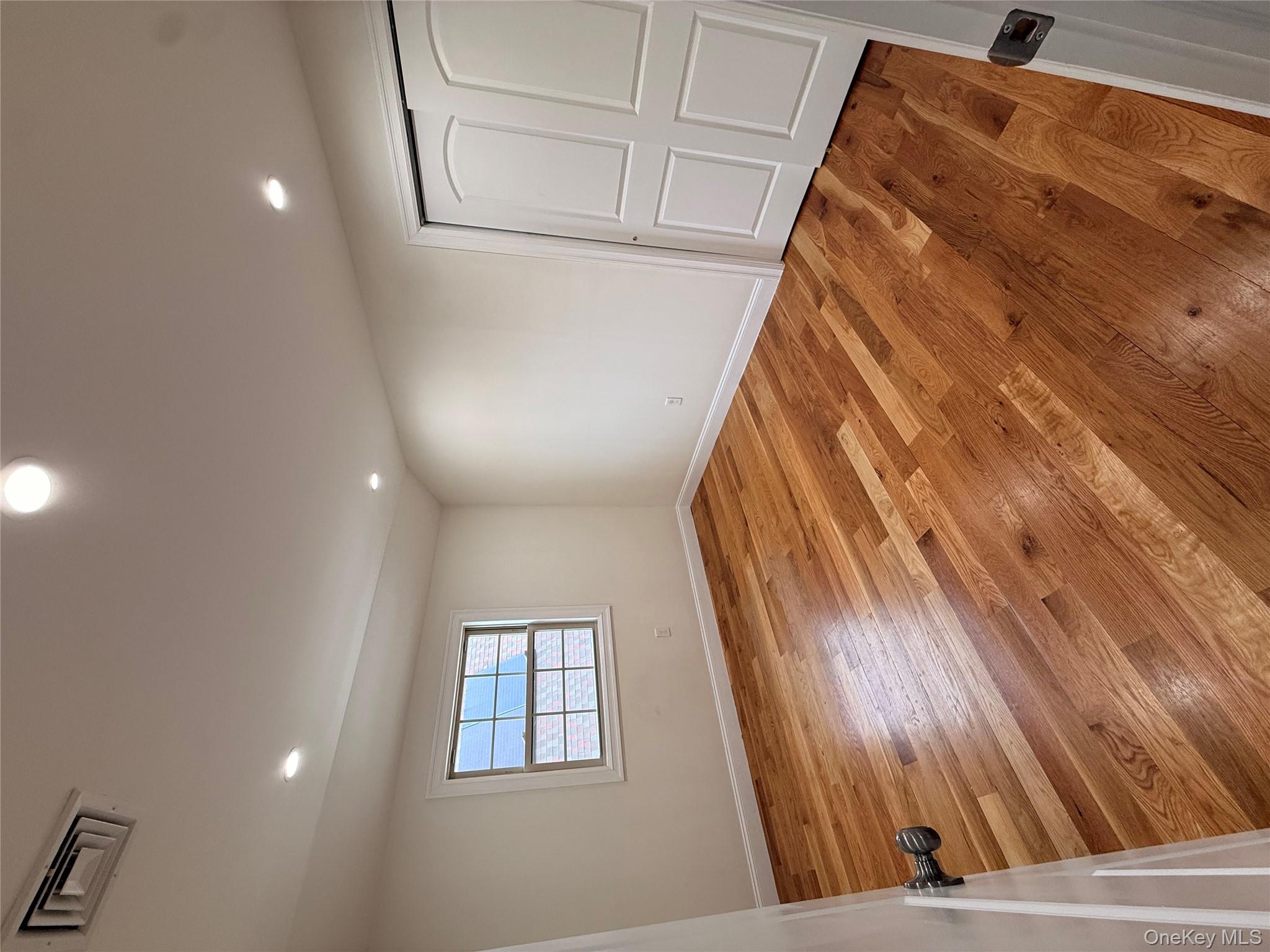 239-38 148th Road Queens, NY 11422 - Photo 7 of 11