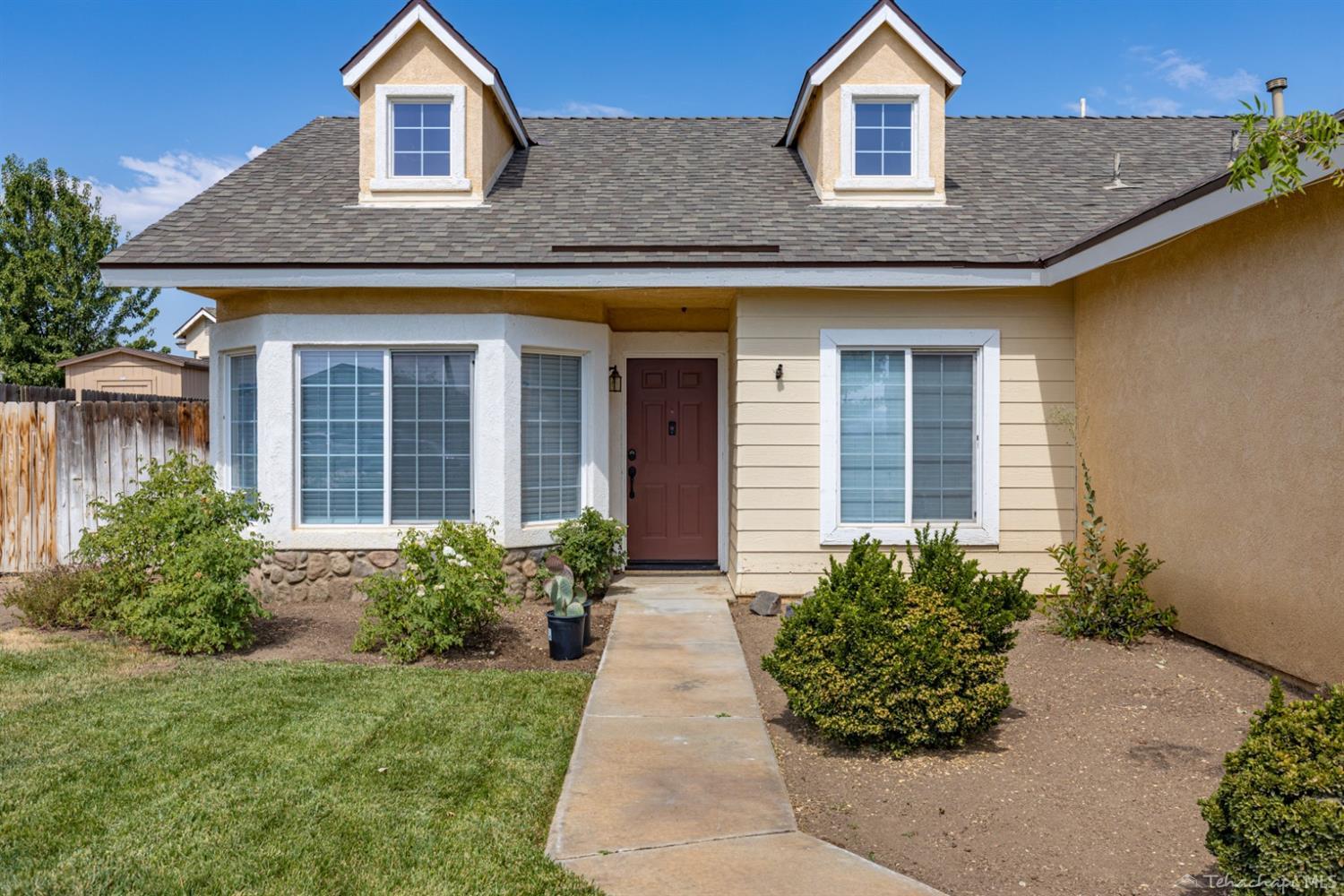 809 Clearview Street Tehachapi, CA 93561 - Photo 3 of 25 Gallery Image 3