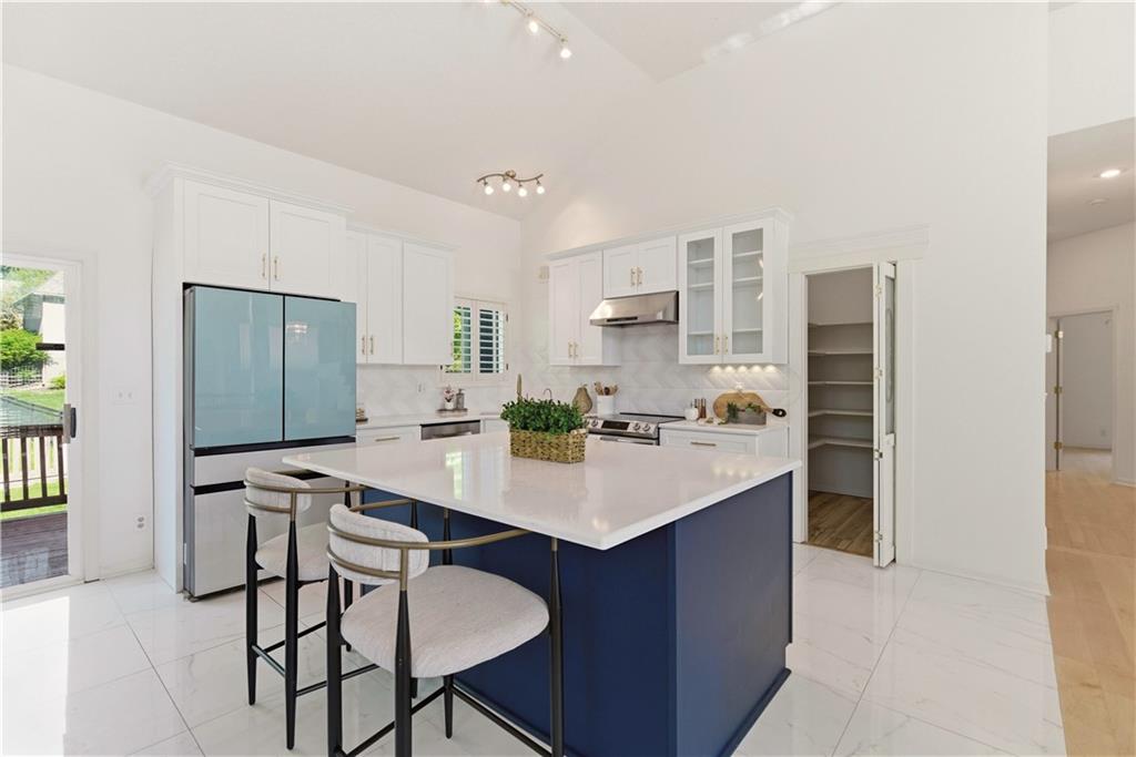 14322 Reeder Street Overland Park, KS 66221 - Photo 18 of 47