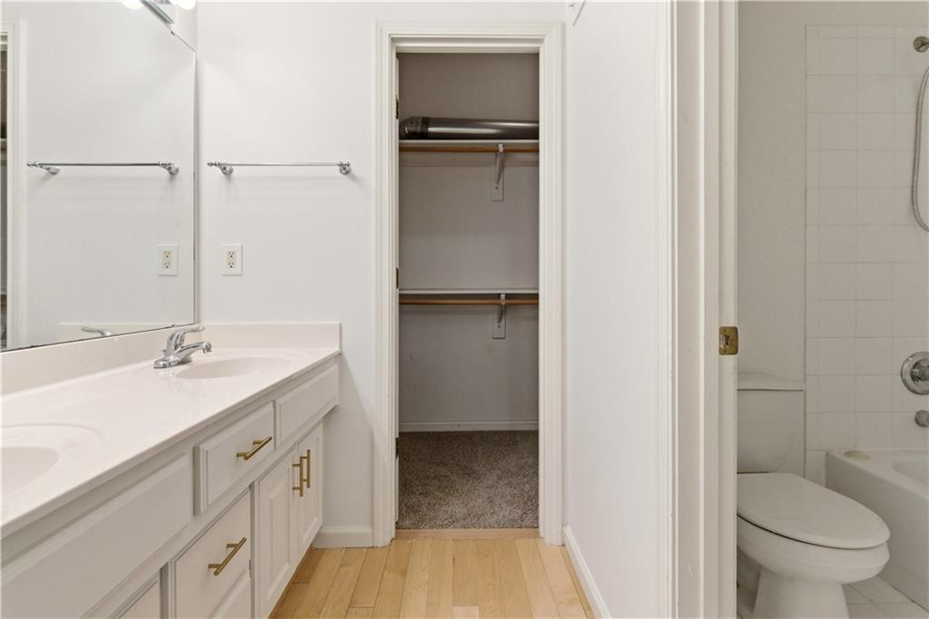 14322 Reeder Street Overland Park, KS 66221 - Photo 30 of 47