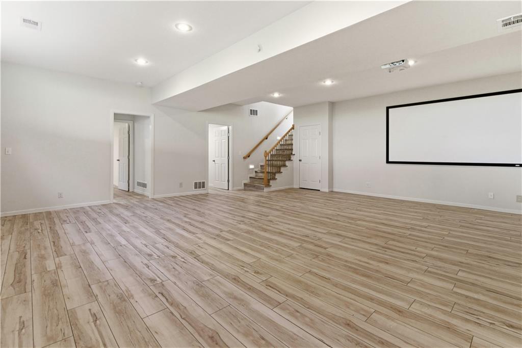 14322 Reeder Street Overland Park, KS 66221 - Photo 36 of 47