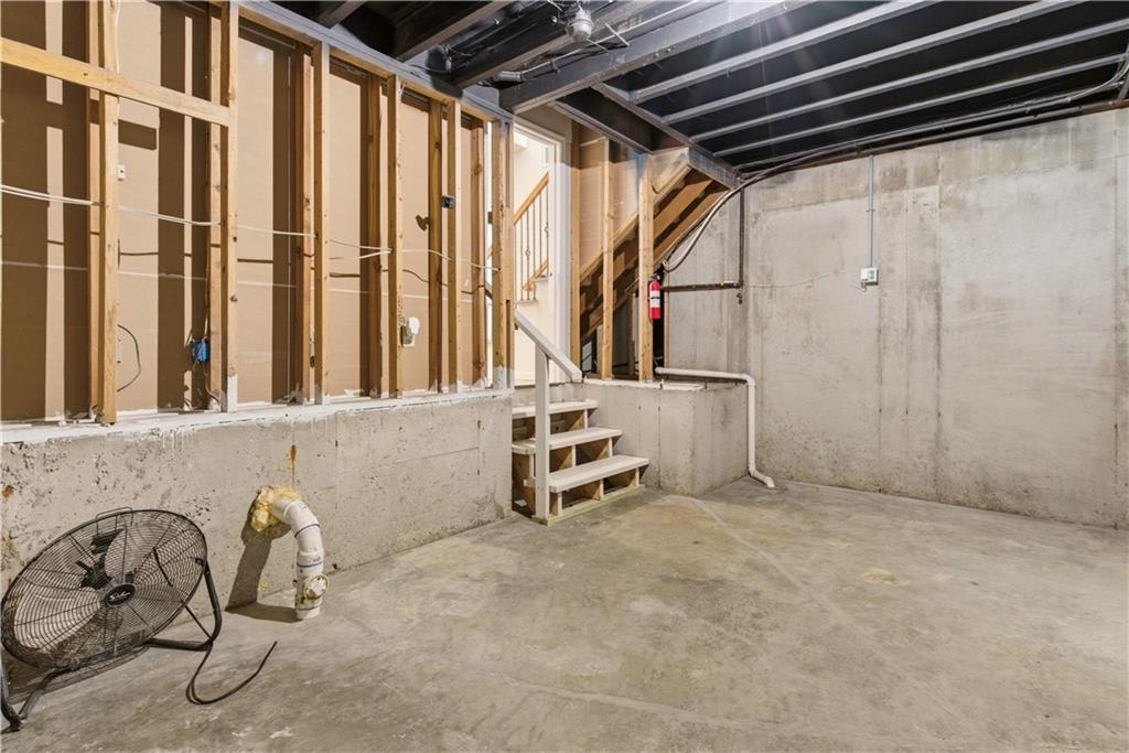 14322 Reeder Street Overland Park, KS 66221 - Photo 42 of 47