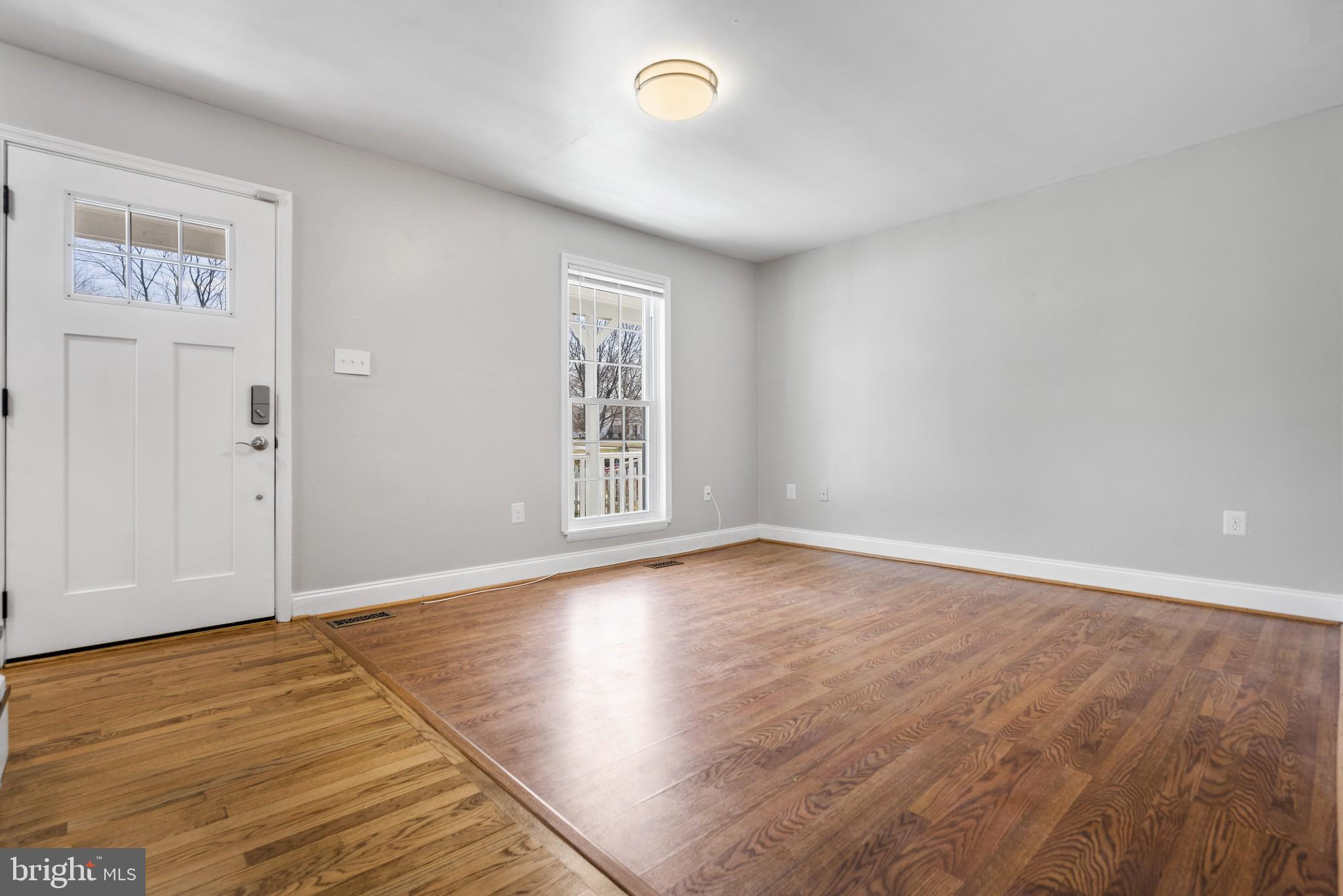 5486 Rector Drive Woodbridge, VA 22193 - Photo 6 of 37 Gallery Image 6