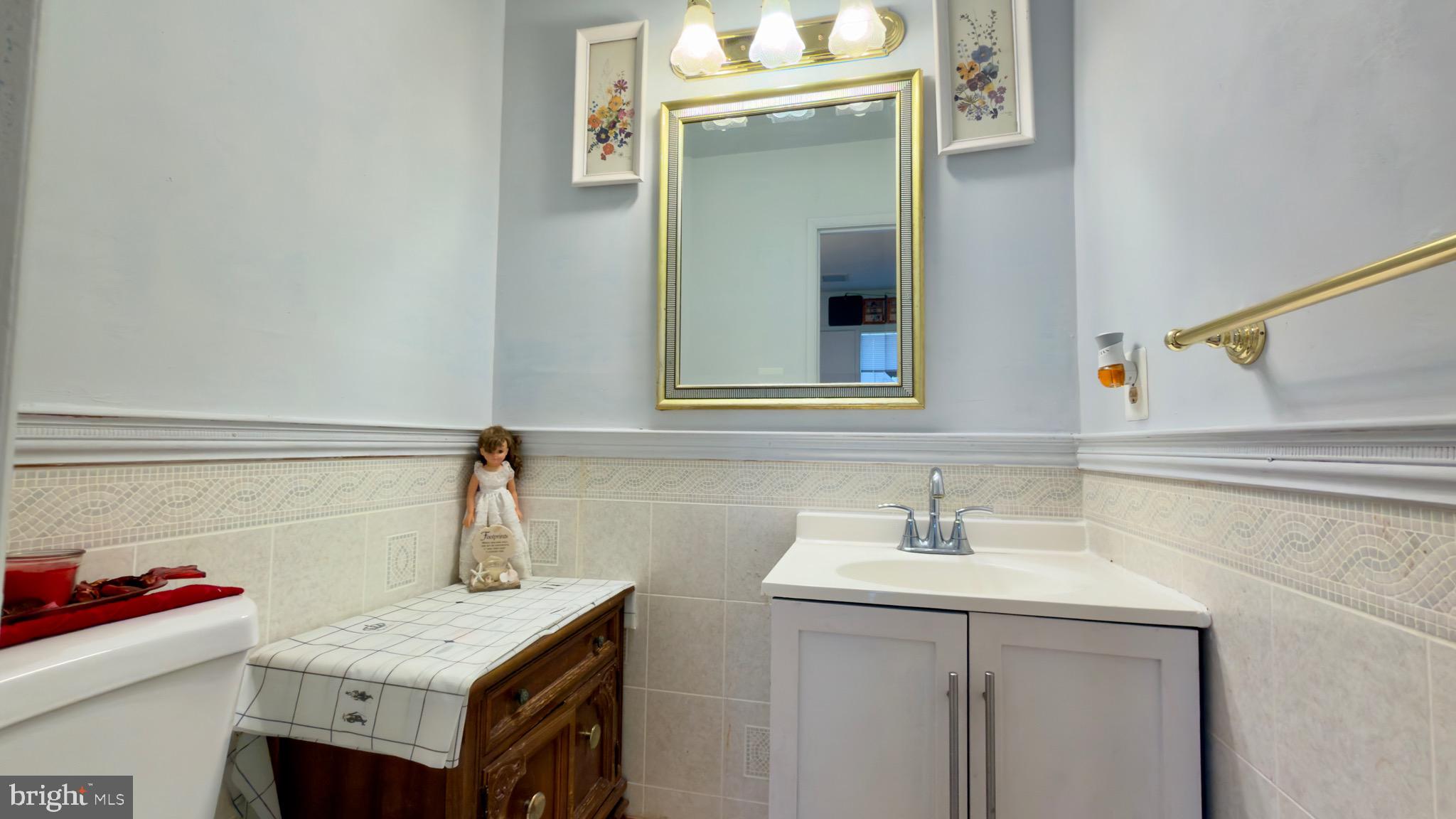 2219 Southgate Square Reston, VA 20191 - Photo 7 of 13 half bath