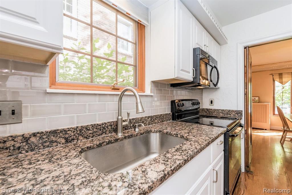 271 McMillan Road Grosse Pointe Farms, MI 48236 - Photo 12 of 40
