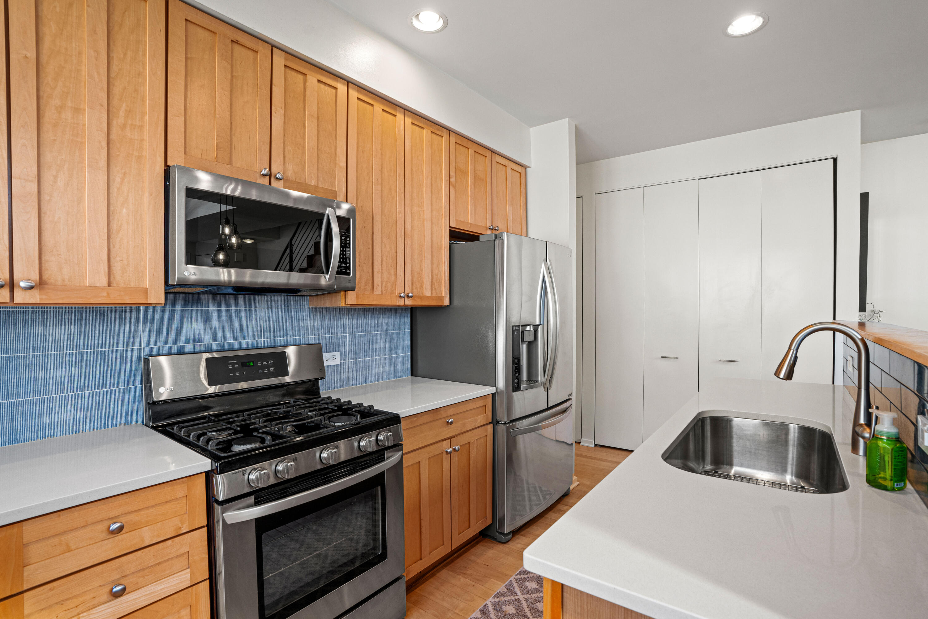 1924 North Booth Street Milwaukee, WI 53212 - Photo 12 of 33 DSC04865