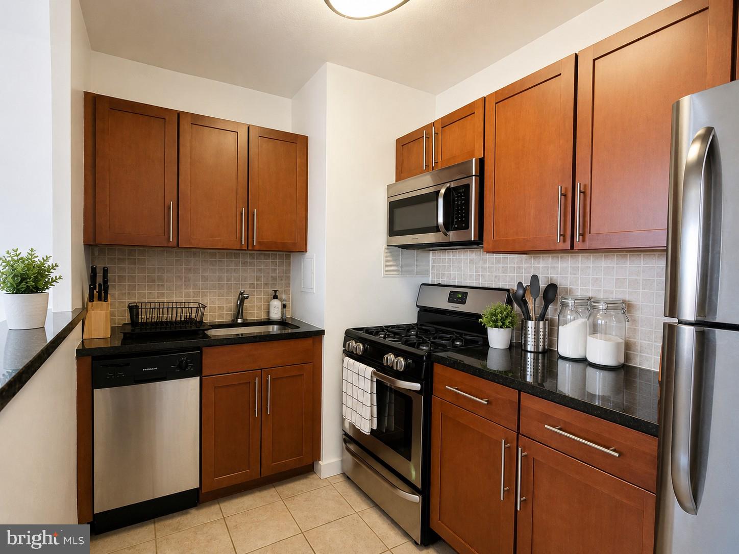 200 Locust Street, Unit 4CN Philadelphia, PA 19106 - Photo 3 of 13