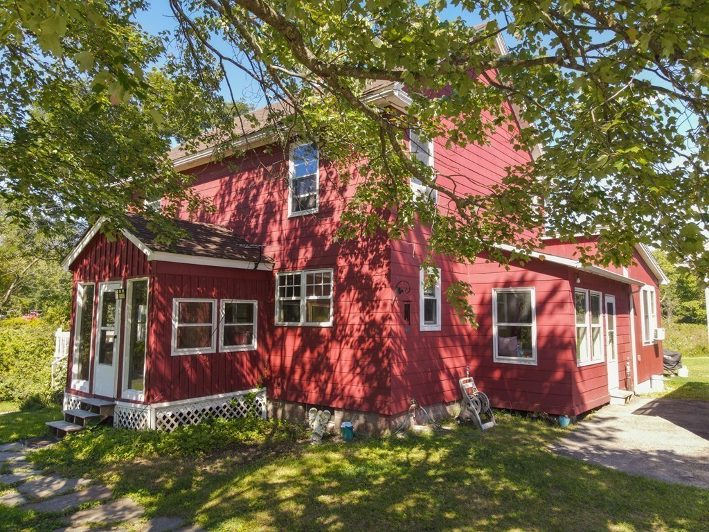 305 Westhampton Road Northampton, MA 01062 - Photo 5 of 38