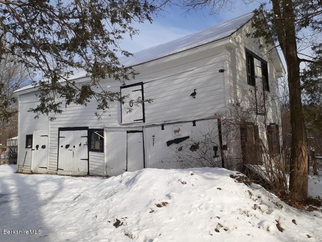 12 Albany Road West Stockbridge, MA 01266 - Photo 3 of 12 12 Albany Rd -- Barn
