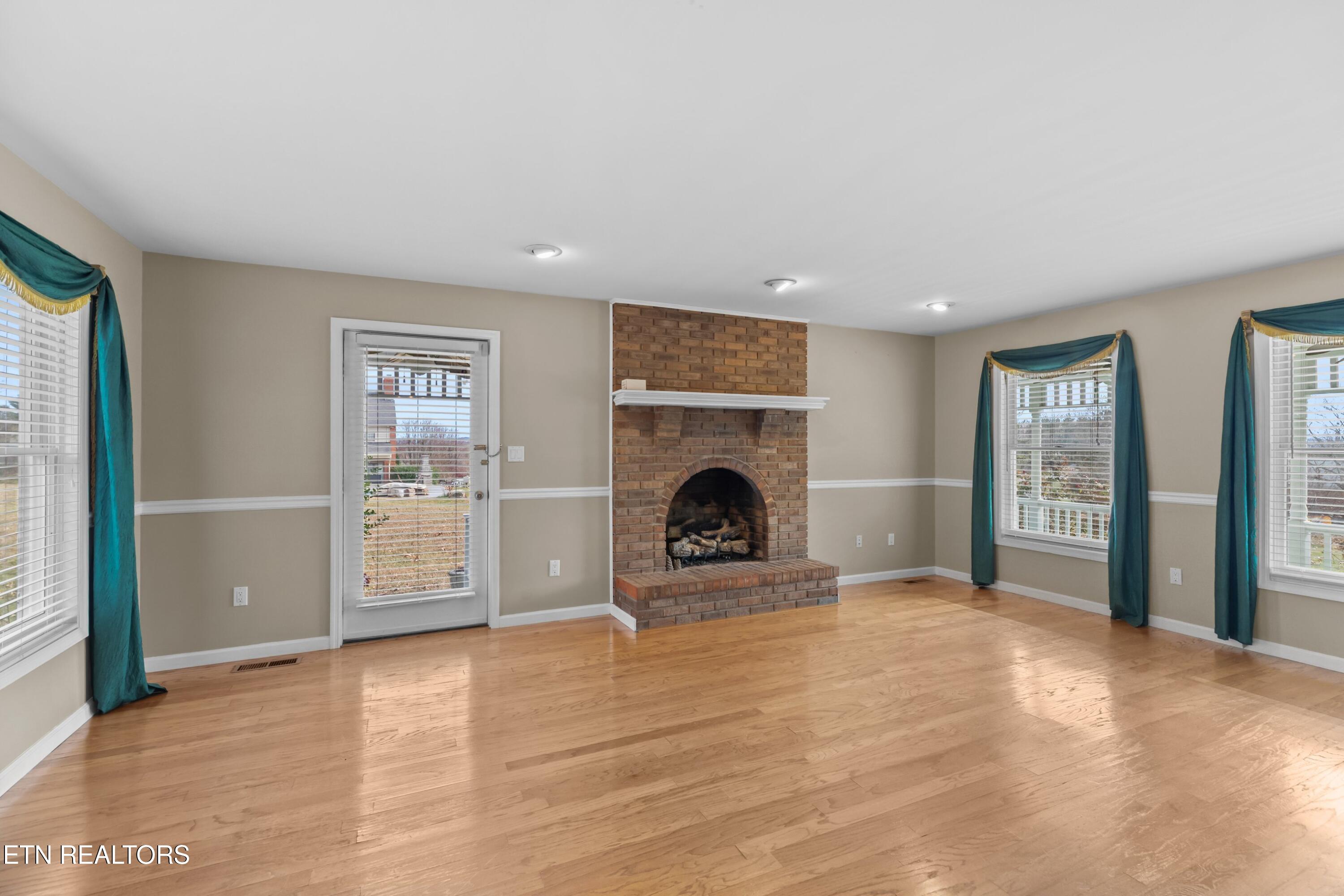 1010 Old Jacksboro Road New Tazewell, TN 37825 - Photo 5 of 43 008-1010OldJacksboroRoad-NewTazewell-TN-