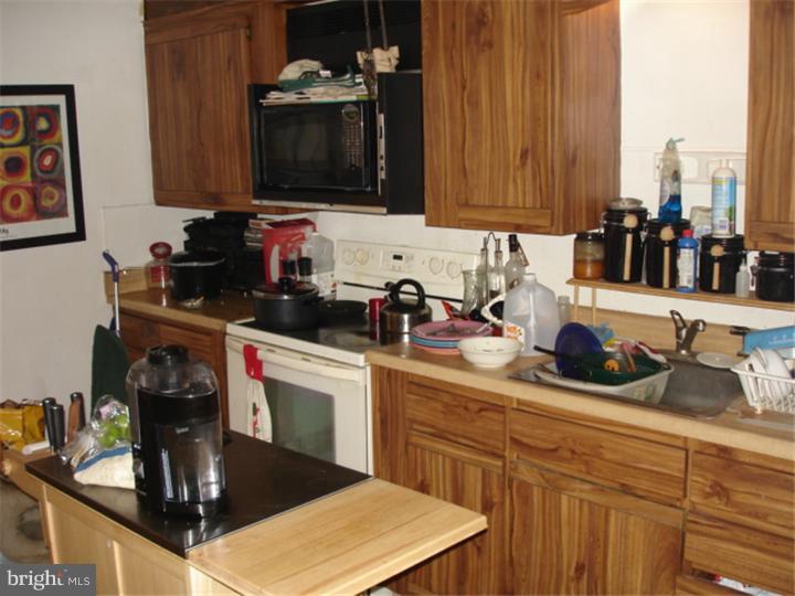 1360 Mineral Spring Road Reading, PA 19602 - Photo 5 of 12 Kitchen