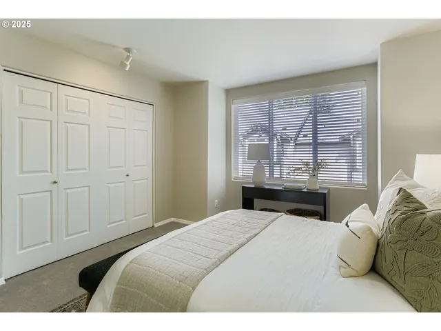 $300,000 | 13850 Southwest Scholls Ferry Road, Unit 102, Beaverton, OR 97007