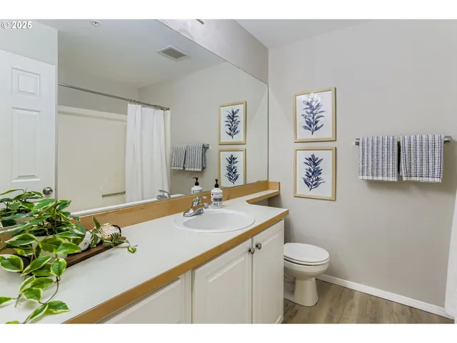 $300,000 | 13850 Southwest Scholls Ferry Road, Unit 102, Beaverton, OR 97007