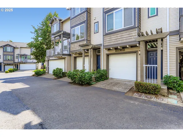 $300,000 | 13850 Southwest Scholls Ferry Road, Unit 102, Beaverton, OR 97007