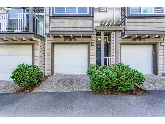 $300,000 | 13850 Southwest Scholls Ferry Road, Unit 102, Beaverton, OR 97007