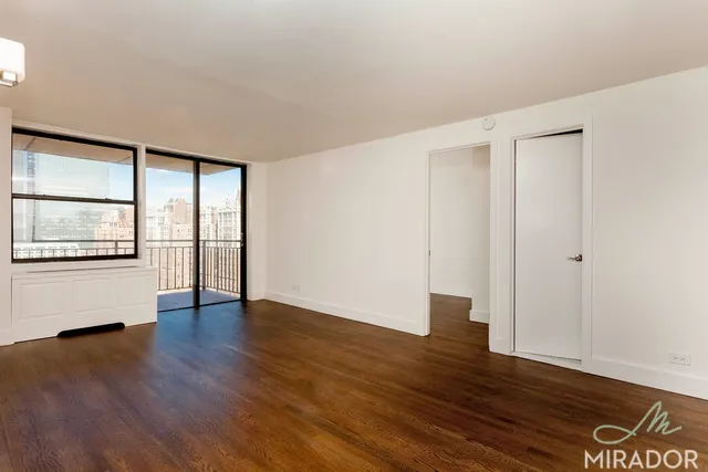 $5,300 | 330 East 39th Street, Unit 10D | Murray Hill