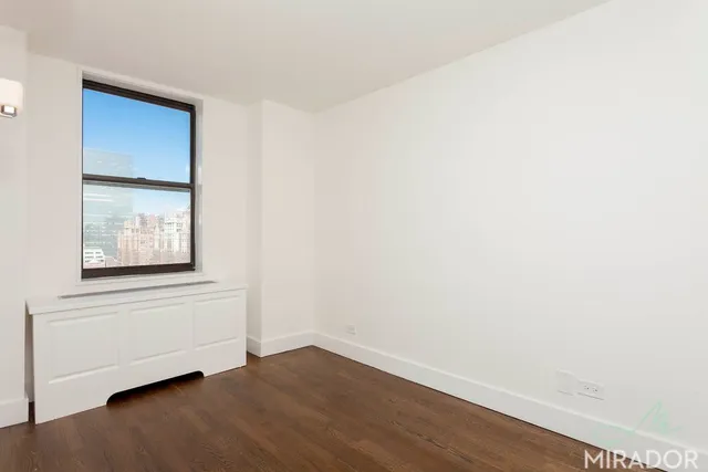 $5,300 | 330 East 39th Street, Unit 10D | Murray Hill