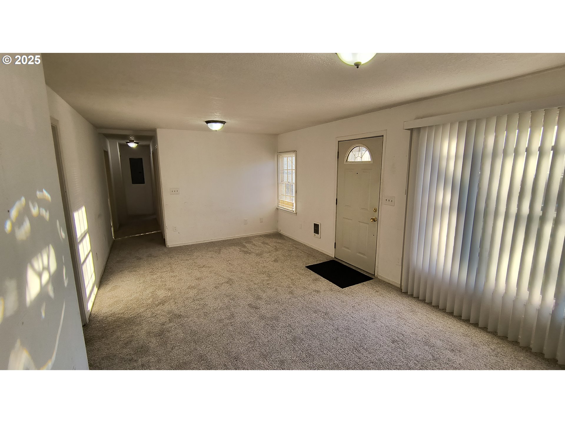 2915 Northeast Stapleton Road Vancouver, WA 98661 - Photo 8 of 17 a open hall with a yard