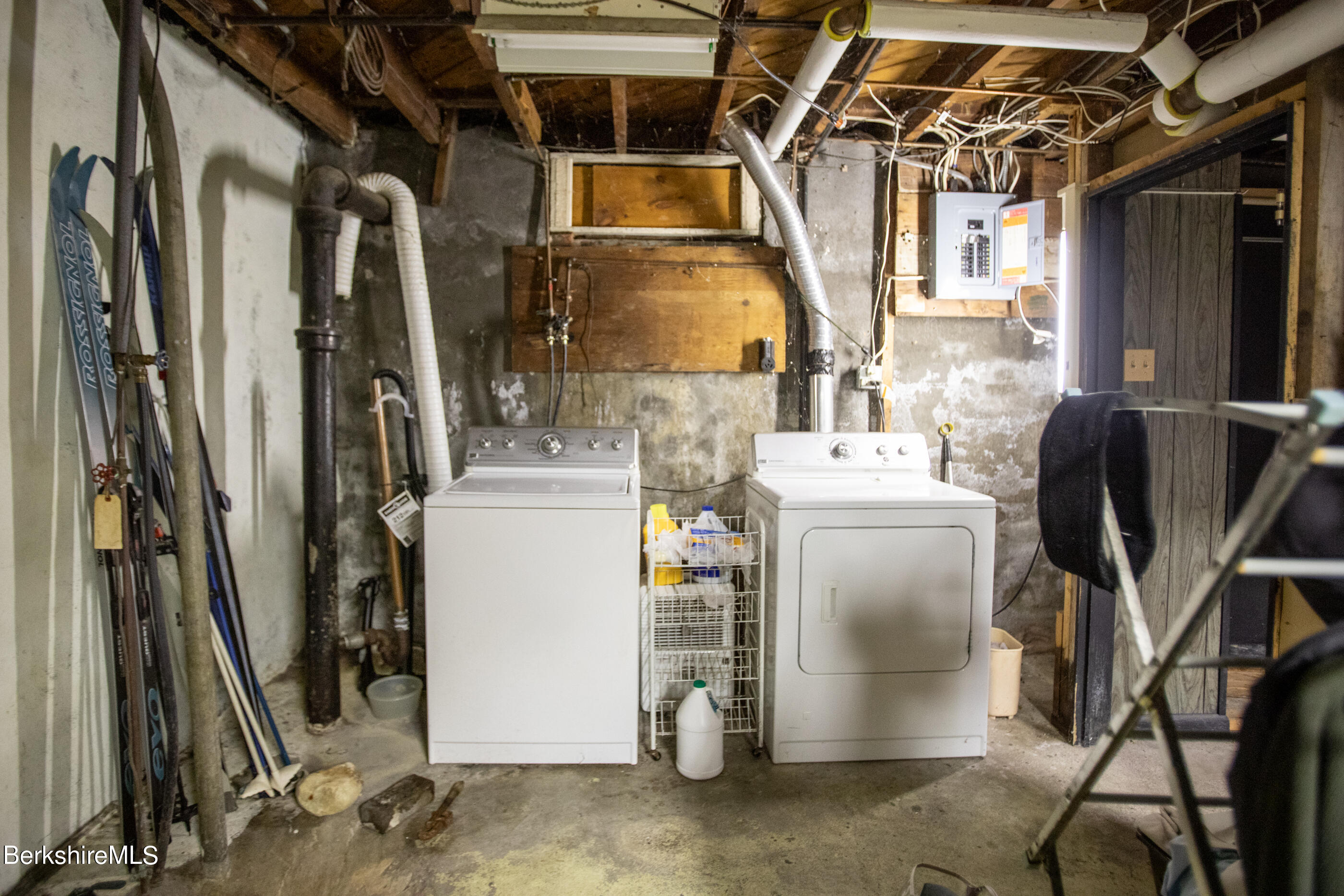 66 Ridgeway Avenue Pittsfield, MA 01201 - Photo 26 of 40 Basement Laundry Area