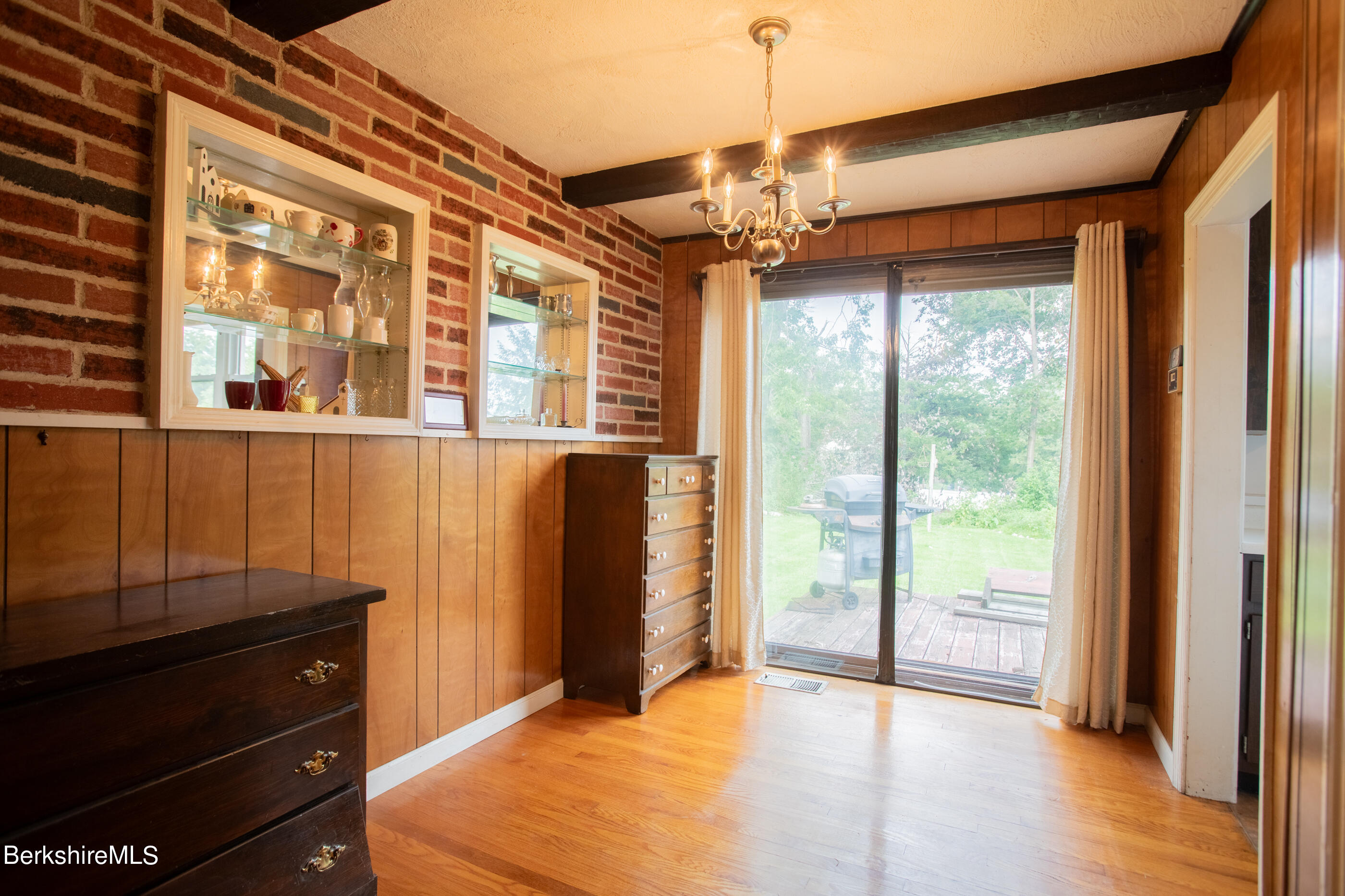 66 Ridgeway Avenue Pittsfield, MA 01201 - Photo 9 of 40 Dining & Slider To Deck