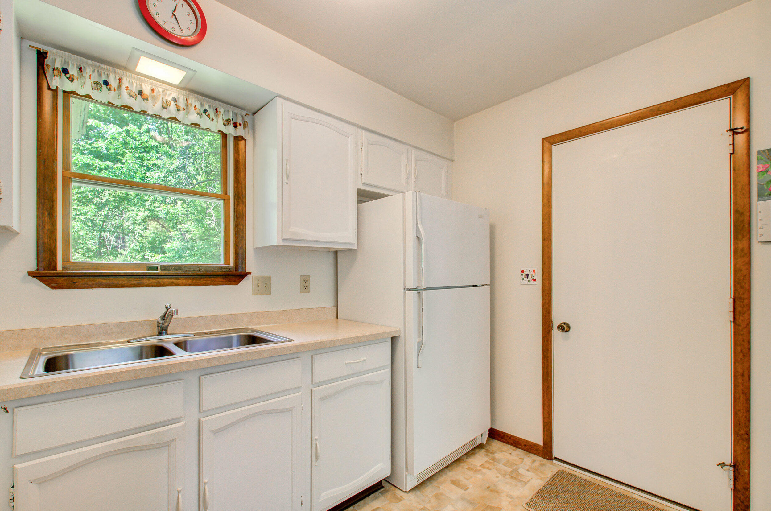 3926 Burkhart Road Jackson, MI 49201 - Photo 10 of 36 12
