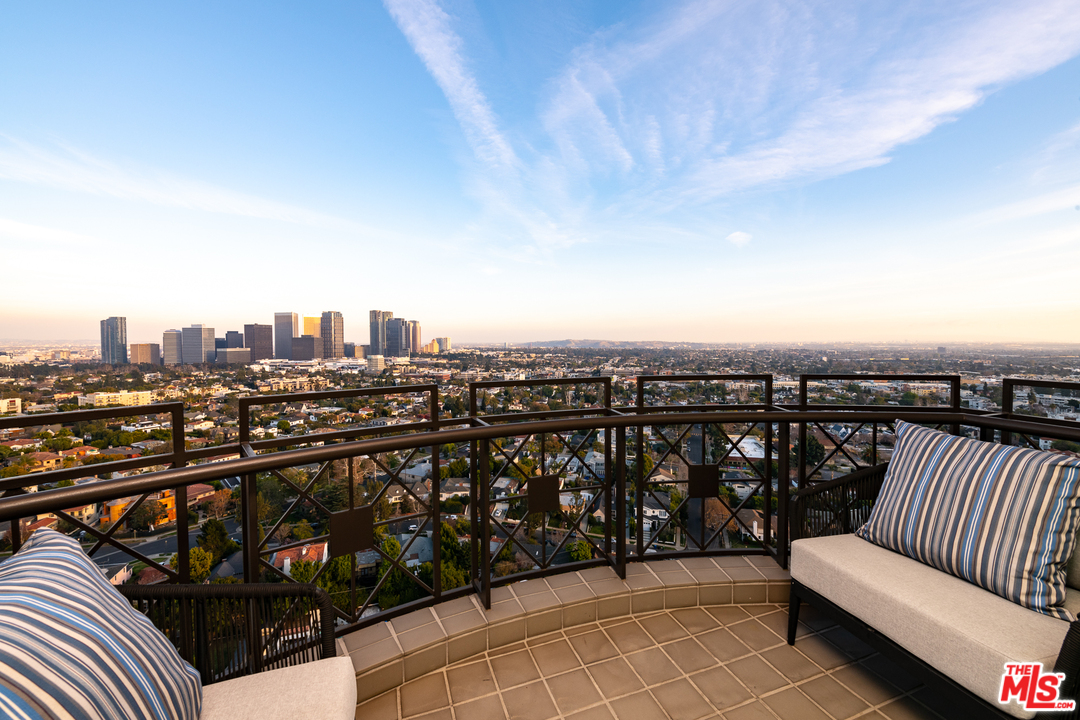 10580 Wilshire Boulevard, Unit 19SE Los Angeles, CA 90024 - Photo 22 of 24