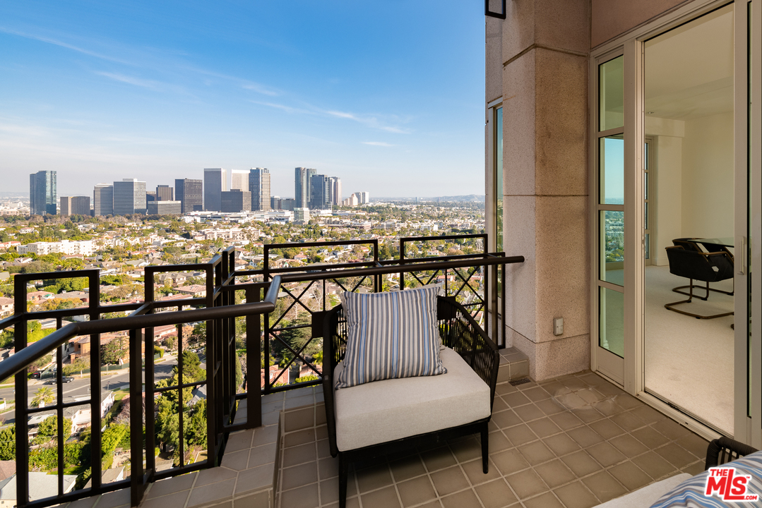 10580 Wilshire Boulevard, Unit 19SE Los Angeles, CA 90024 - Photo 23 of 24