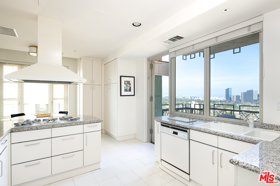 10580 Wilshire Boulevard, Unit 19SE Los Angeles, CA 90024 - Photo 9 of 24