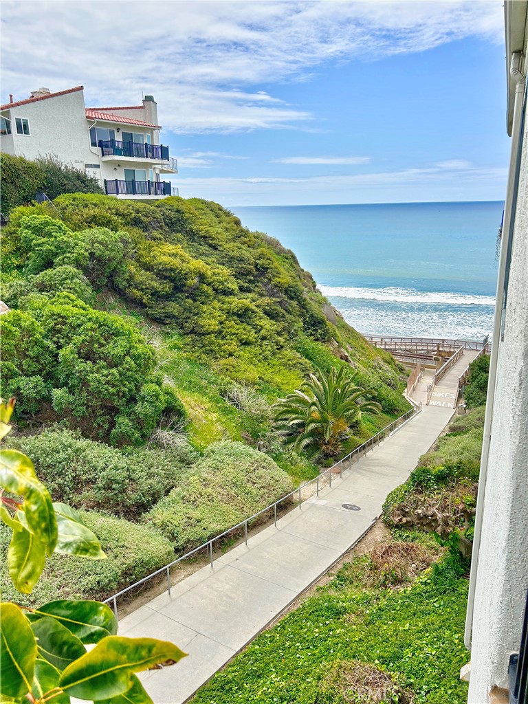 258 West Escalones, Unit 6R San Clemente, CA 92672 - Photo 25 of 37 a aerial view of a house with a garden