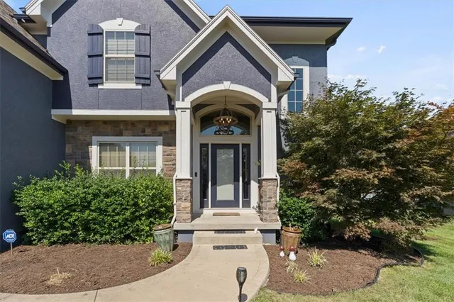 $675,000 | 216 Ansel Adams, Lee's Summit, MO 64081