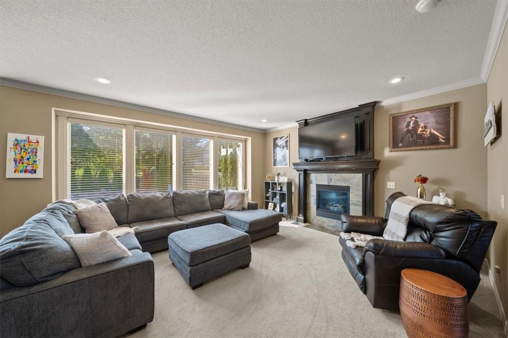 216 Ansel Adams Lee's Summit, MO 64081 - Photo 3 of 35