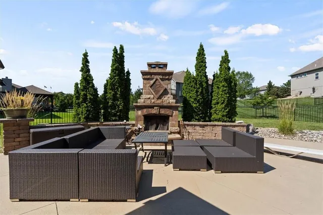 $675,000 | 216 Ansel Adams, Lee's Summit, MO 64081