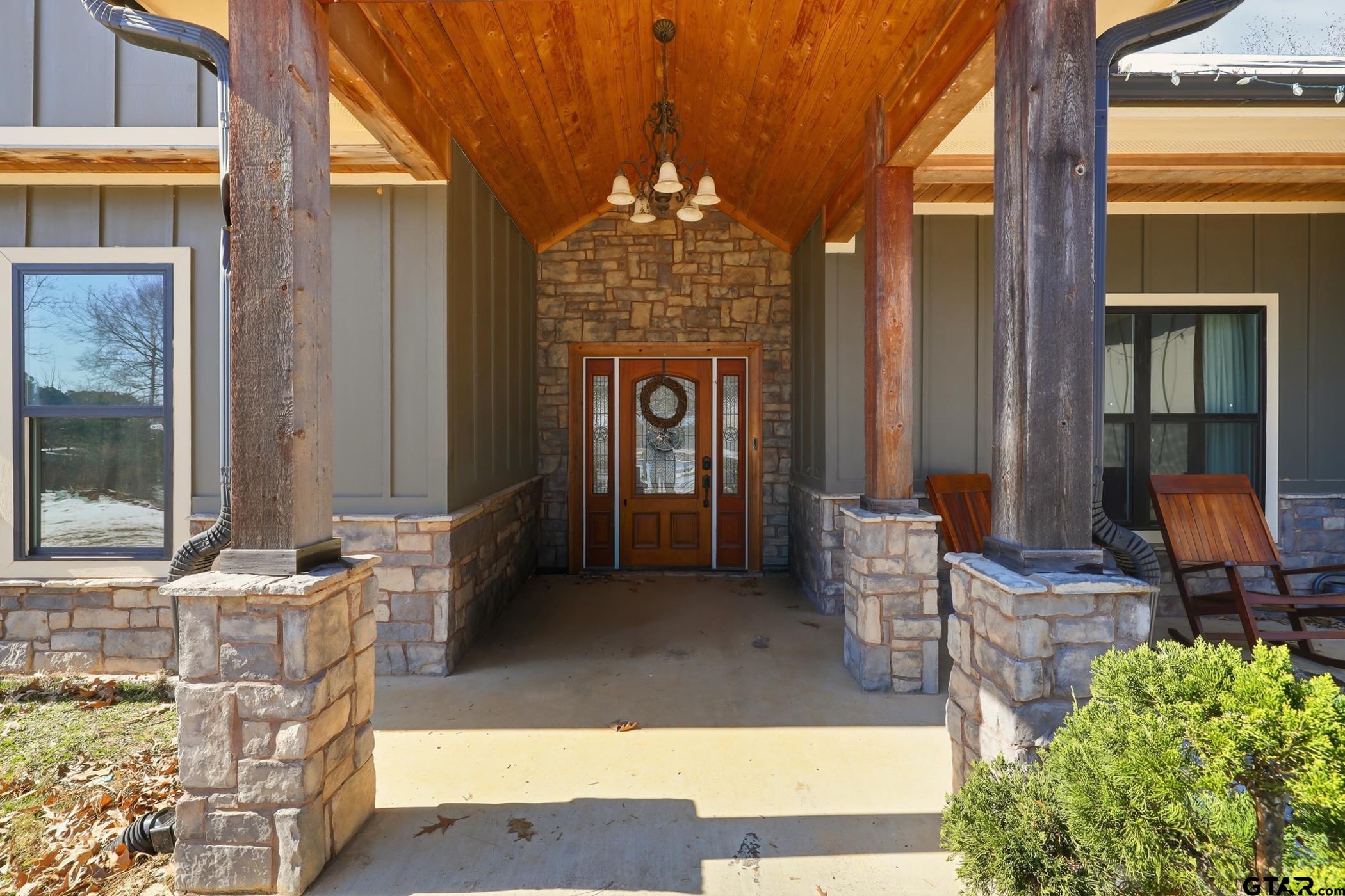 847 Calloway Road Marshall, TX 75670 - Photo 3 of 33 a front view of a house