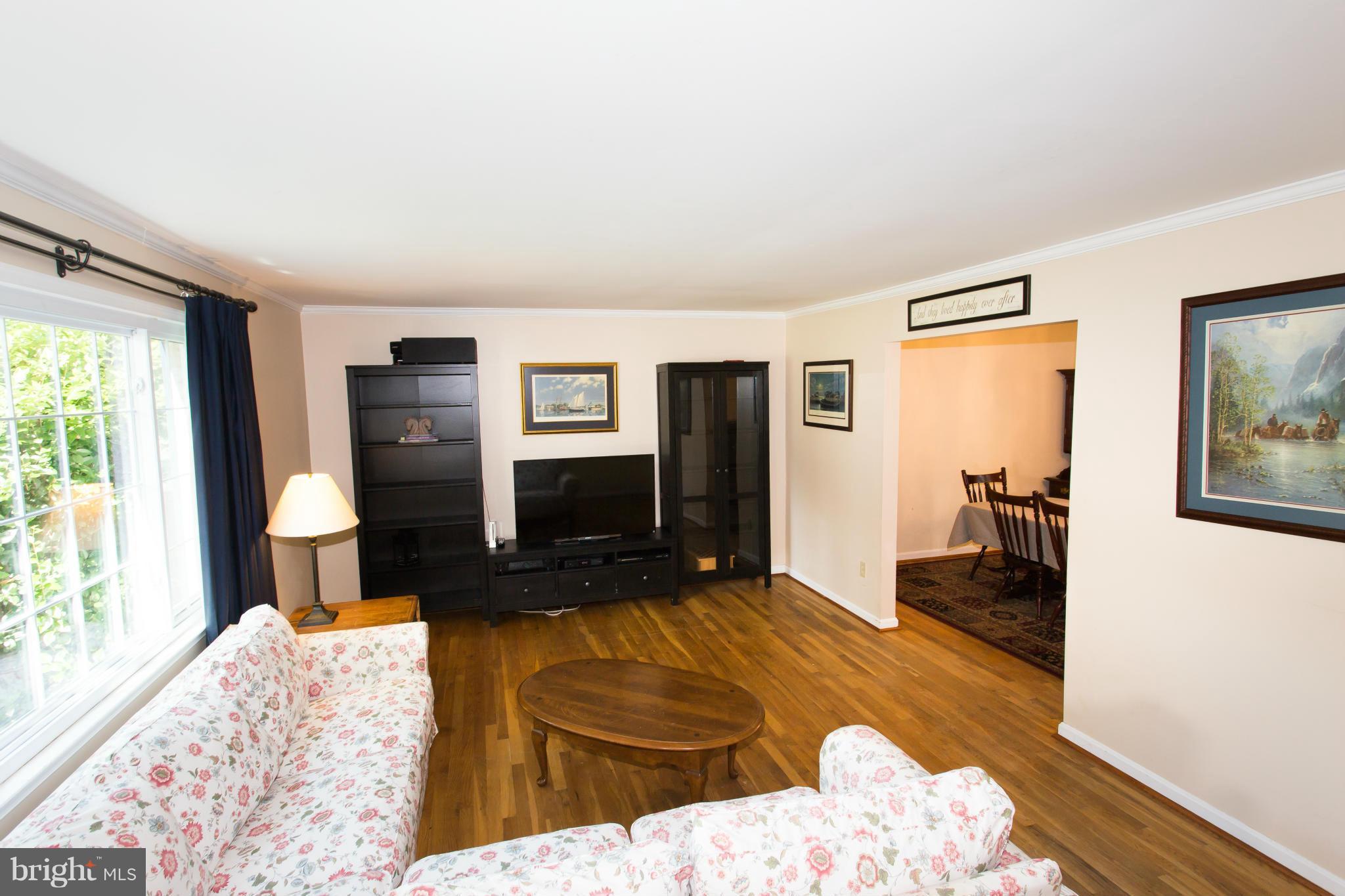 6923 Sydenstricker Road Springfield, VA 22152 - Photo 5 of 30 Living Room