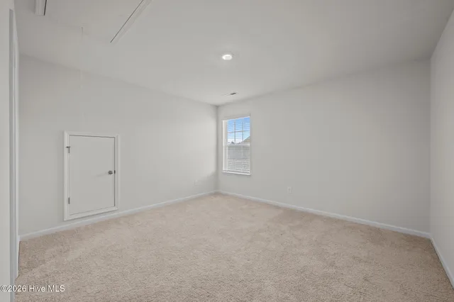 $2,400 | 725 Lake Tyler Drive, New Bern, NC 28560