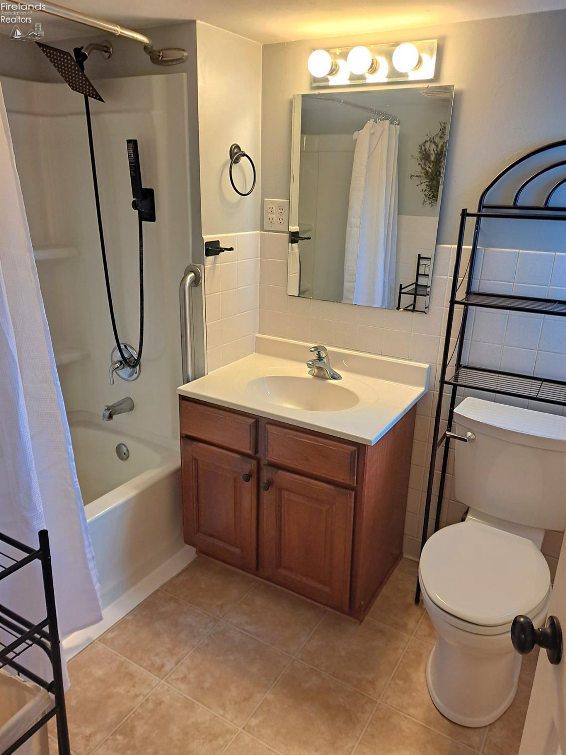 822 Upton Road Fremont, OH 43420 - Photo 9 of 12 Gallery Image 9