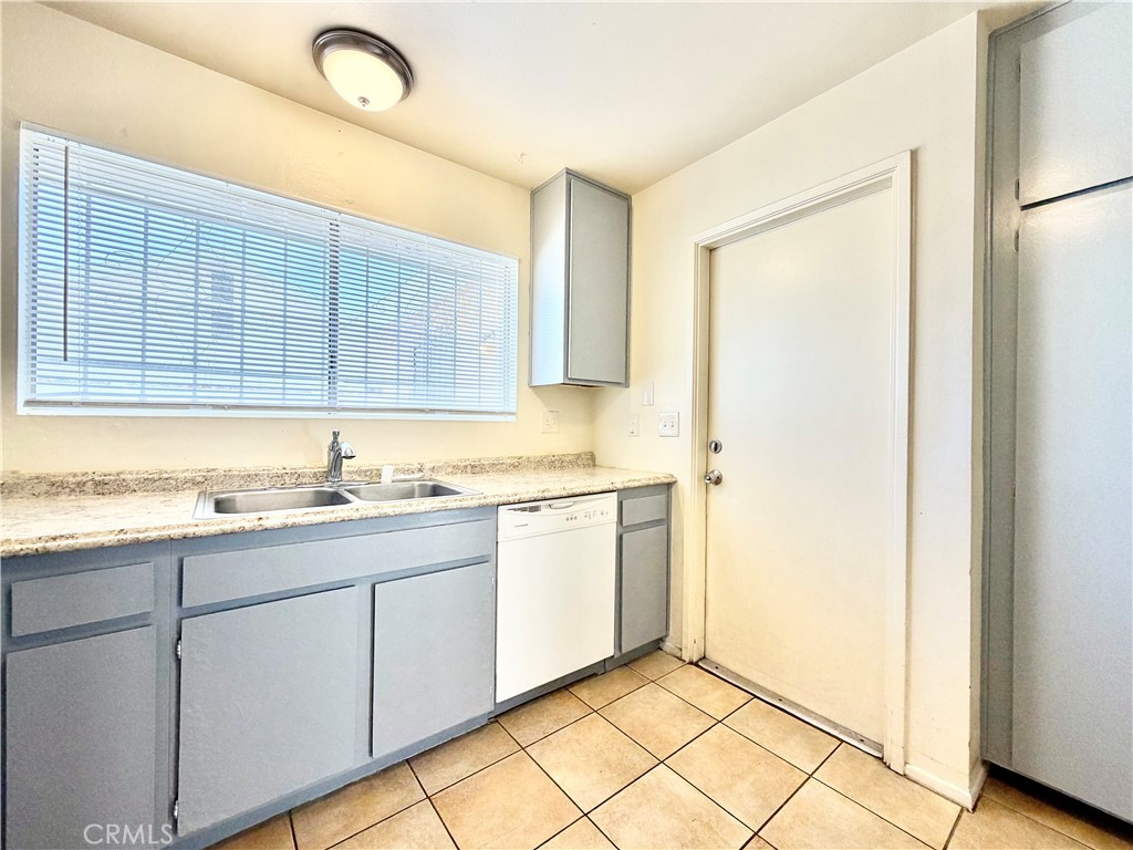 132 East Bowen Road Perris, CA 92571 - Photo 11 of 31