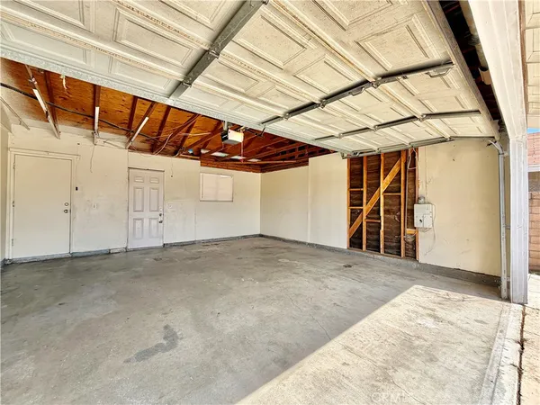 $2,499 | 132 East Bowen Road, Perris, CA 92571