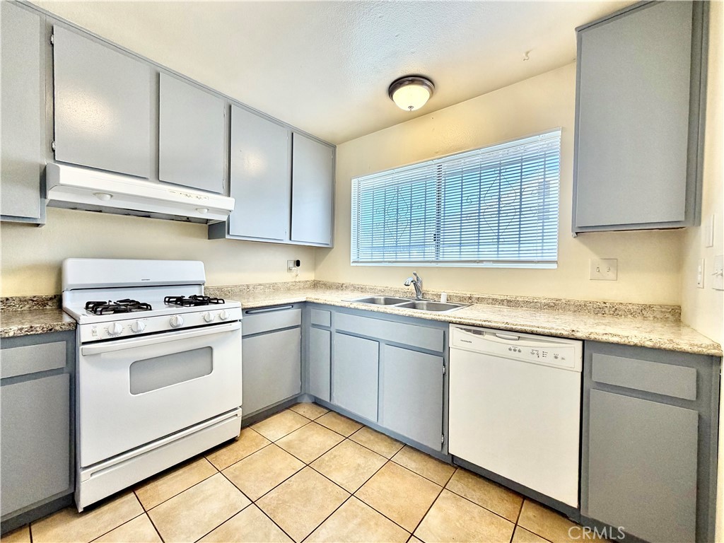 132 East Bowen Road Perris, CA 92571 - Photo 9 of 31