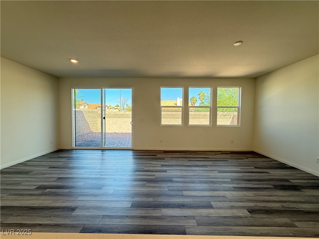 8762 Sand Verbena Avenue Las Vegas, NV 89117 - Photo 3 of 29