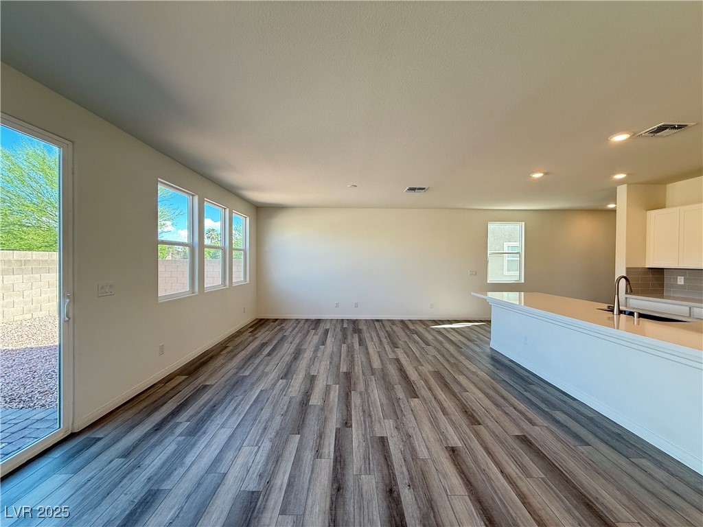 8762 Sand Verbena Avenue Las Vegas, NV 89117 - Photo 4 of 29